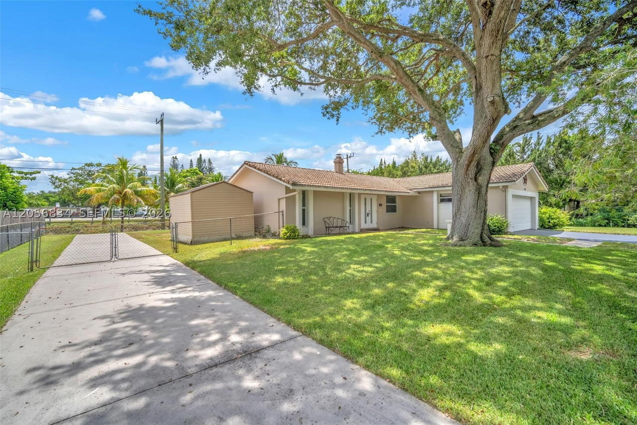 Real estate property located at 4770 70th Ter, Broward, Orange Acres, Davie, FL