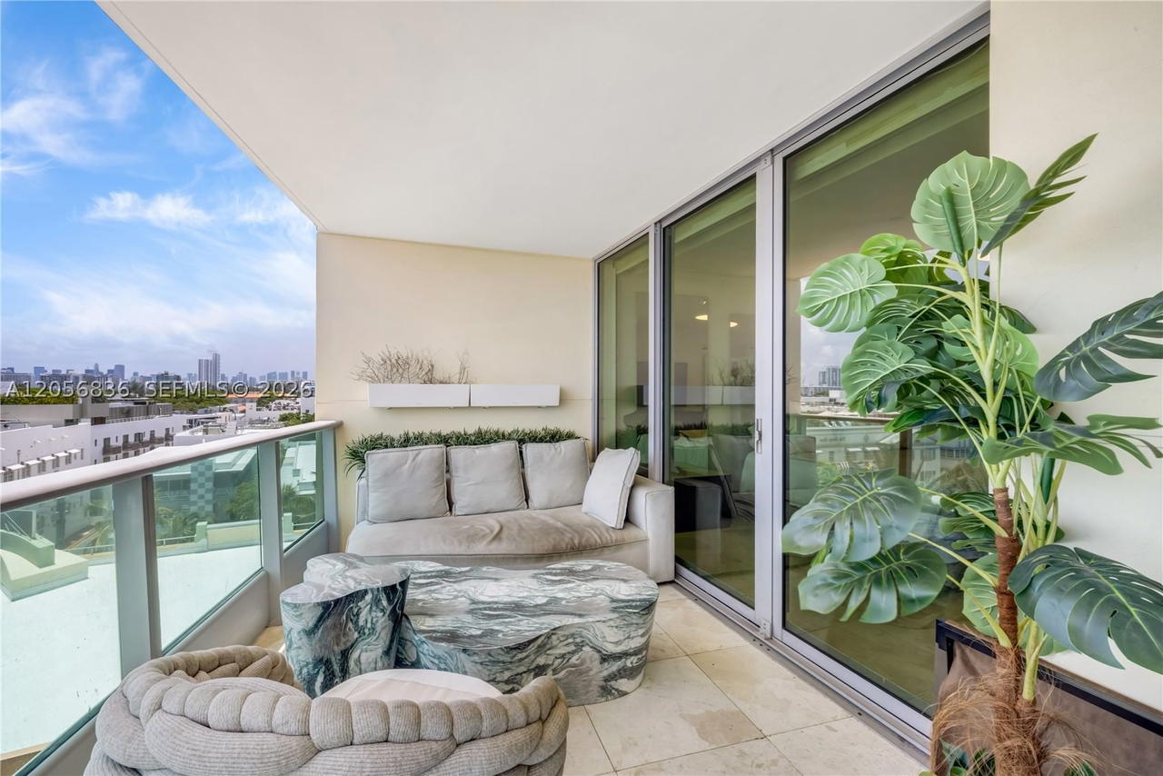 Real estate property located at 1455 Ocean Dr #703, Miami-dade, Il Villaggio, Miami Beach, FL
