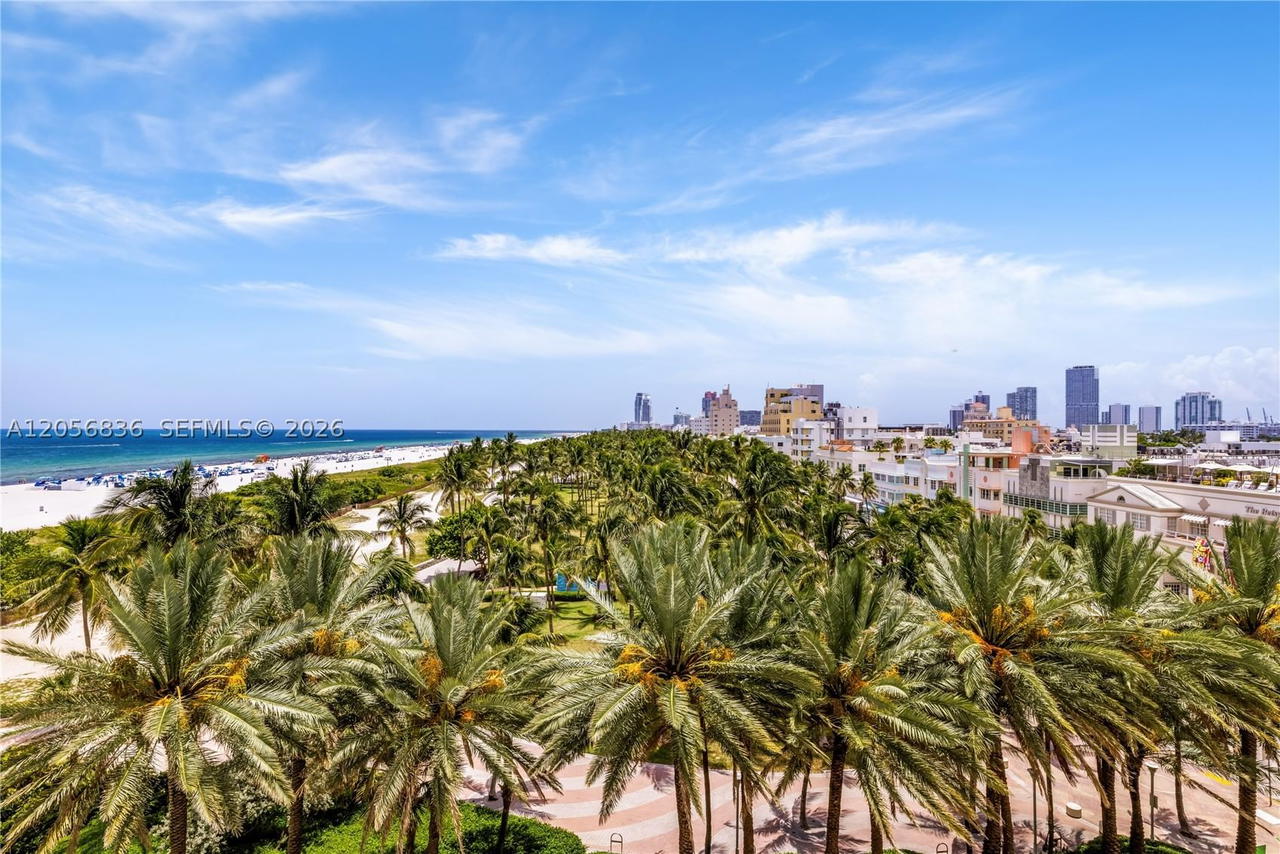 Real estate property located at 1455 Ocean Dr #703, Miami-dade, Il Villaggio, Miami Beach, FL