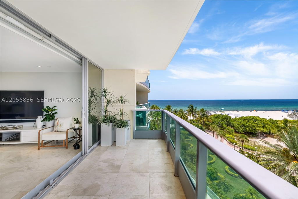 Real estate property located at 1455 Ocean Dr #703, Miami-dade, Il Villaggio, Miami Beach, FL