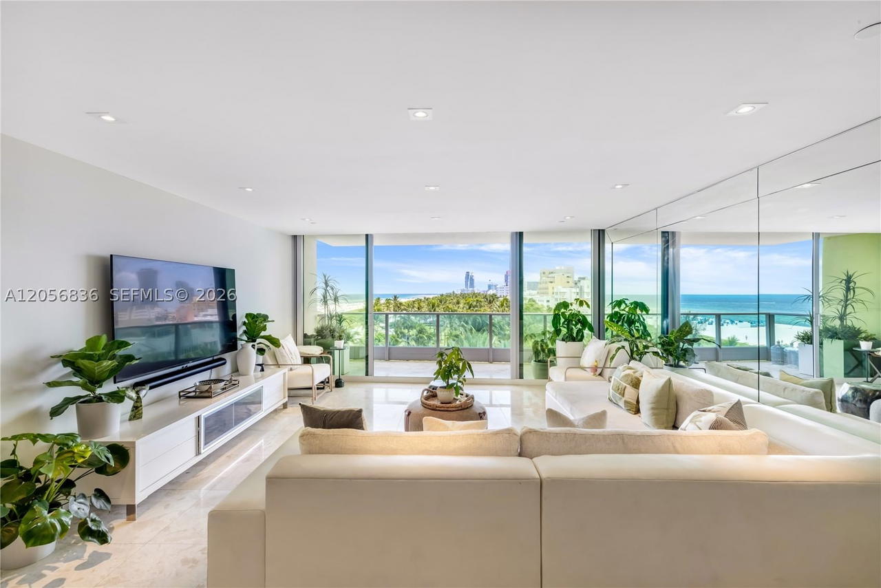 Real estate property located at 1455 Ocean Dr #703, Miami-dade, Il Villaggio, Miami Beach, FL