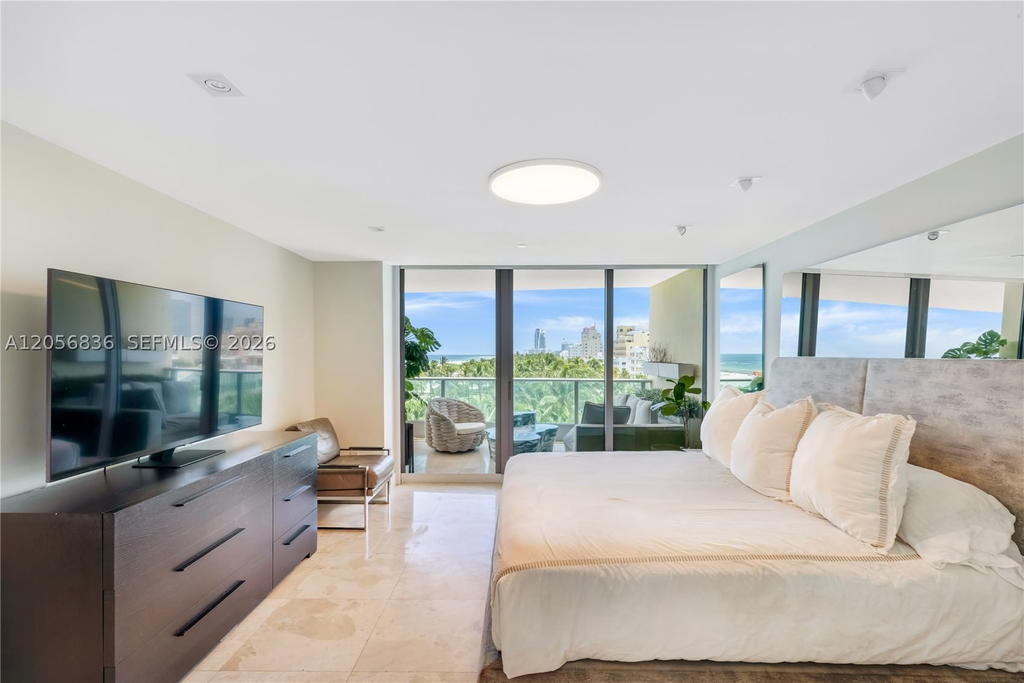 Real estate property located at 1455 Ocean Dr #703, Miami-dade, Il Villaggio, Miami Beach, FL