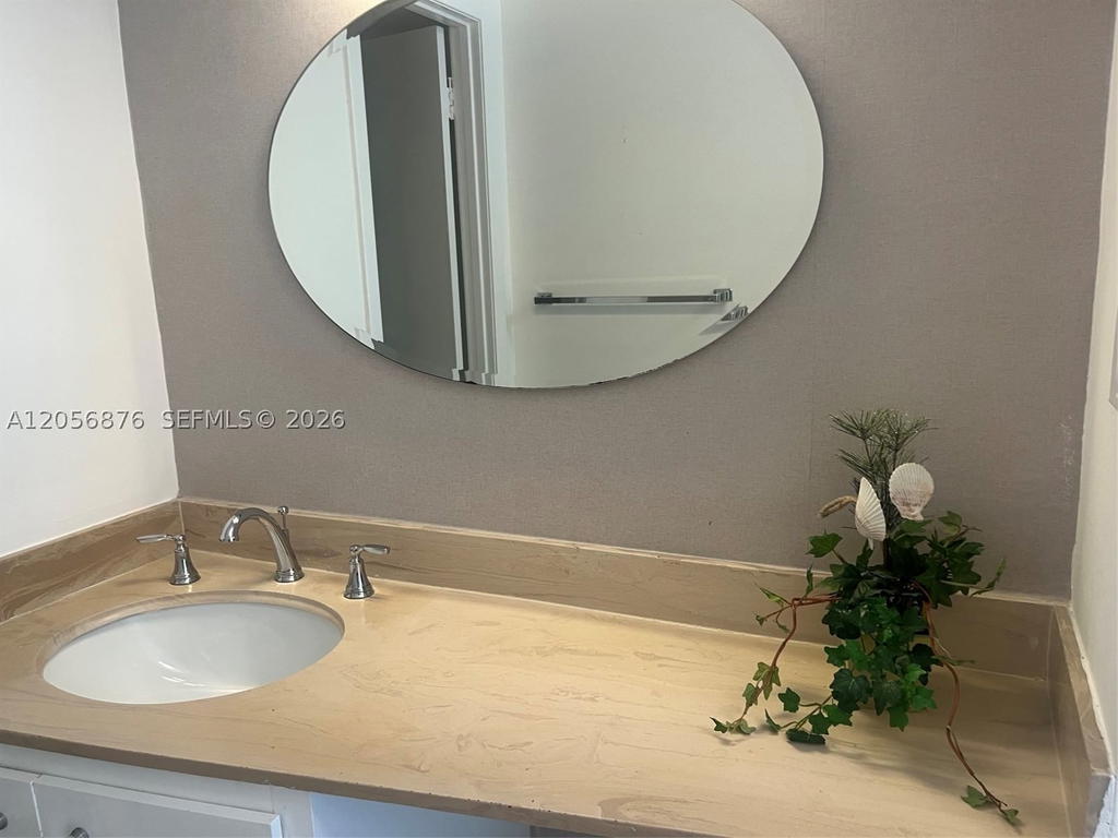 Real estate property located at 300 Bayview Dr #207, Miami-dade, Arlen House Condo, Sunny Isles Beach, FL