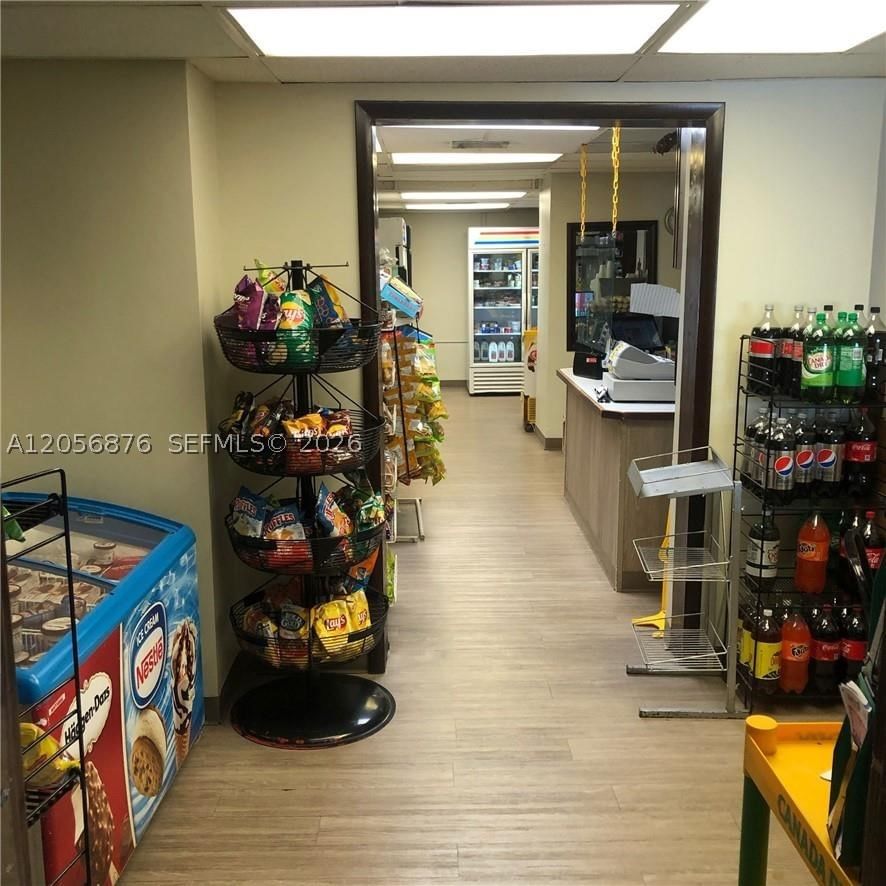 Real estate property located at 300 Bayview Dr #207, Miami-dade, Arlen House Condo, Sunny Isles Beach, FL