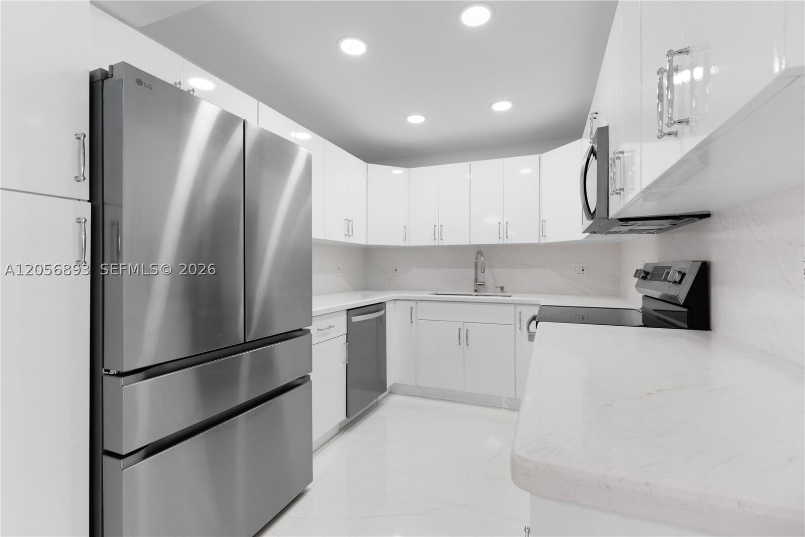 Real estate property located at 2500 PARKVIEW DR #2405, Broward, Olympus Condo, Hallandale Beach, FL