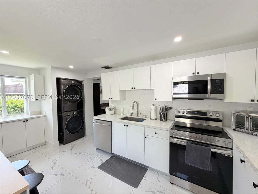 Real estate property located at 8321 46th St, Miami-dade, ¤mc Keever Terr No 3, Miami, FL