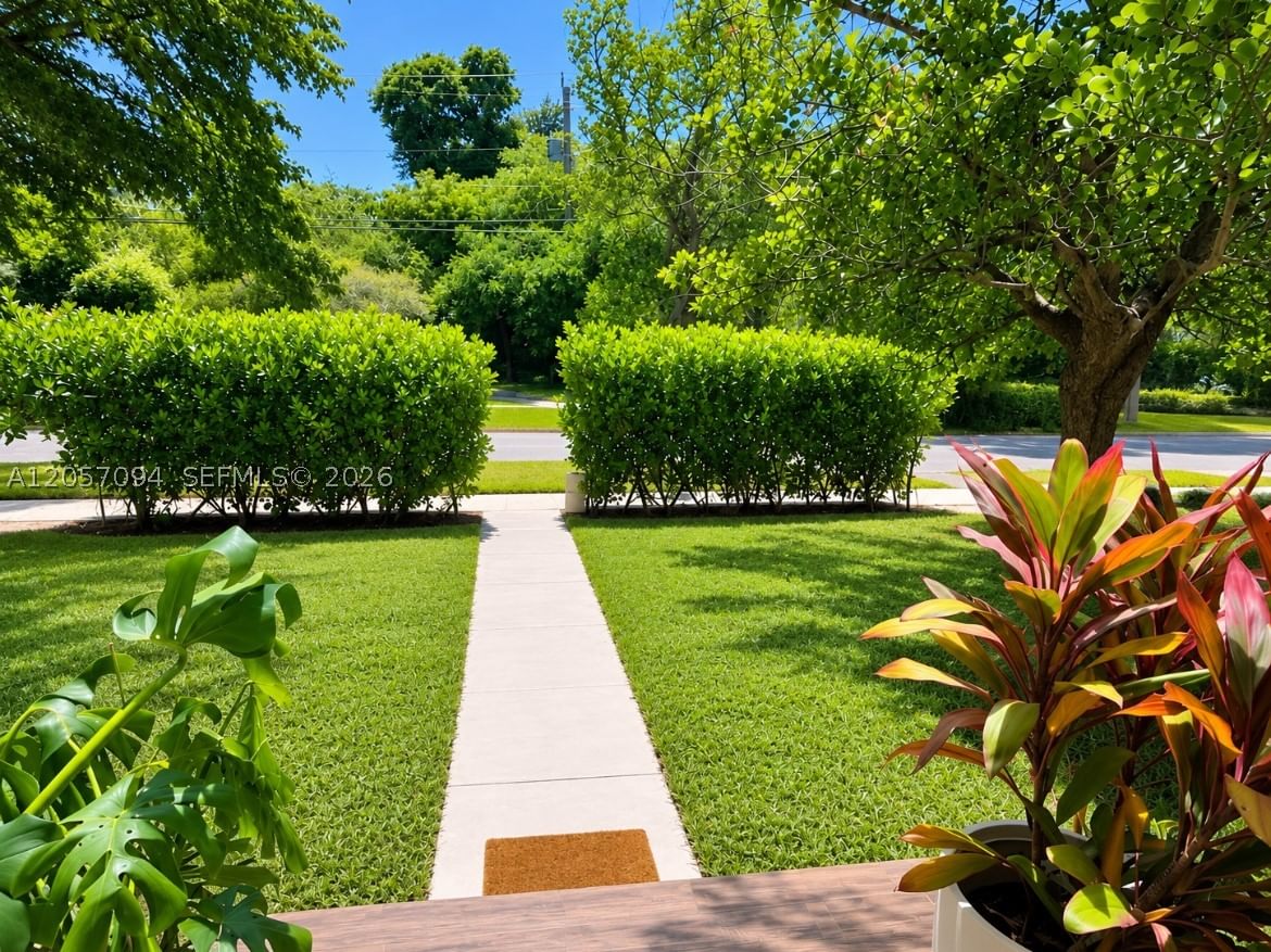 Real estate property located at 585 121st St, Miami-dade, Biscayne Park Estates, North Miami, FL