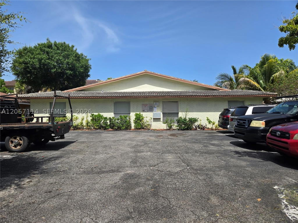 Real estate property located at 3735 116th Ter, Broward, Castlewood, Coral Springs, FL