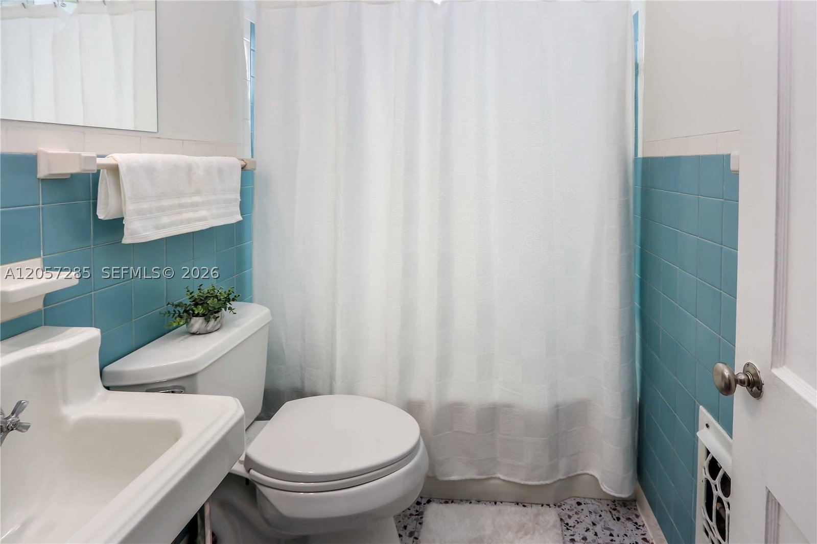 Real estate property located at 405 16th Ave, Broward, Hollywood, Hollywood, FL