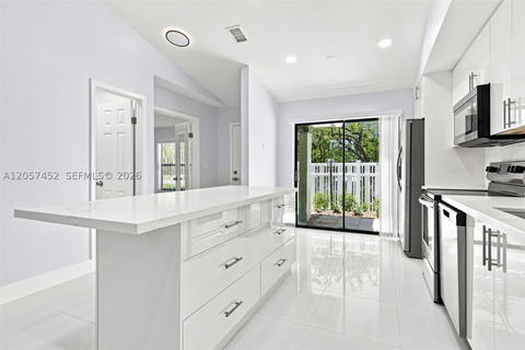 Real estate property located at 3895 Carambola Cir N #29128, Broward, Karanda Village 4- B, Coconut Creek, FL