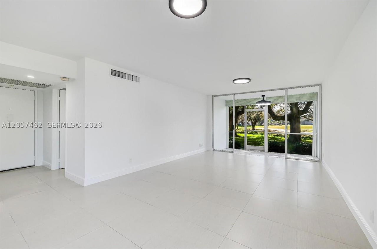 Real estate property located at 9471 Evergreen Pl #104, Broward, Orchid Tree Condo One, Davie, FL