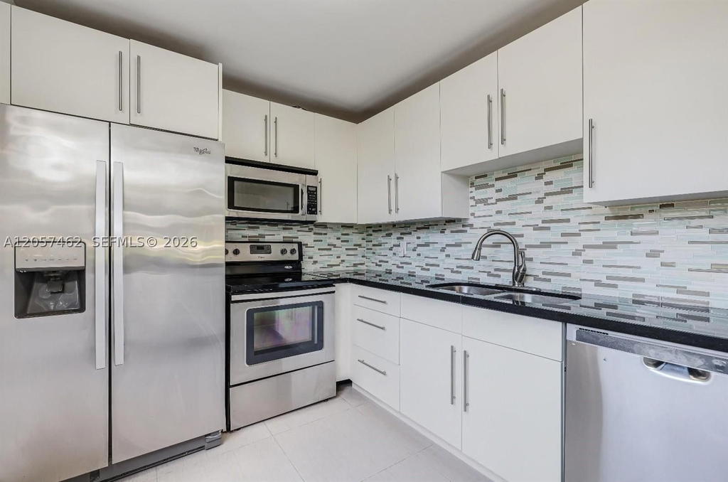 Real estate property located at 9471 Evergreen Pl #104, Broward, Orchid Tree Condo One, Davie, FL