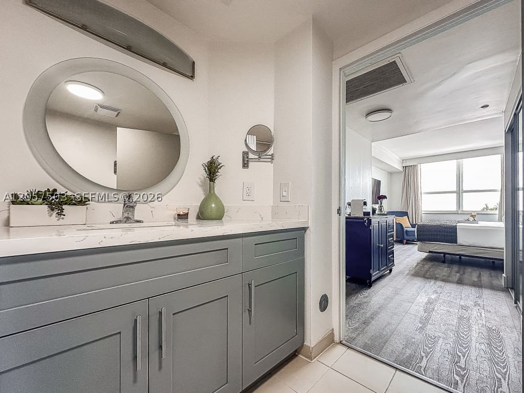 Real estate property located at 2889 Mcfarlane Rd #912, Miami-dade, Mutiny Park Condo, Miami, FL