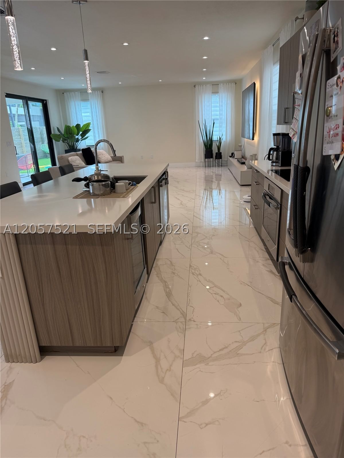Real estate property located at 10218 76th Ter, Miami-dade, Grand Bay South Estates, Doral, FL