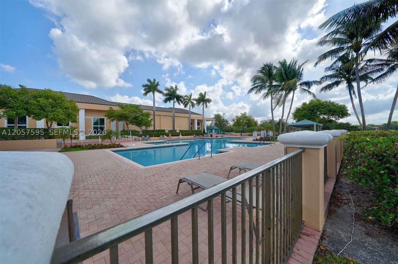 Real estate property located at 7449 Devon Dr #207, Broward, Devon Condominium J, Tamarac, FL