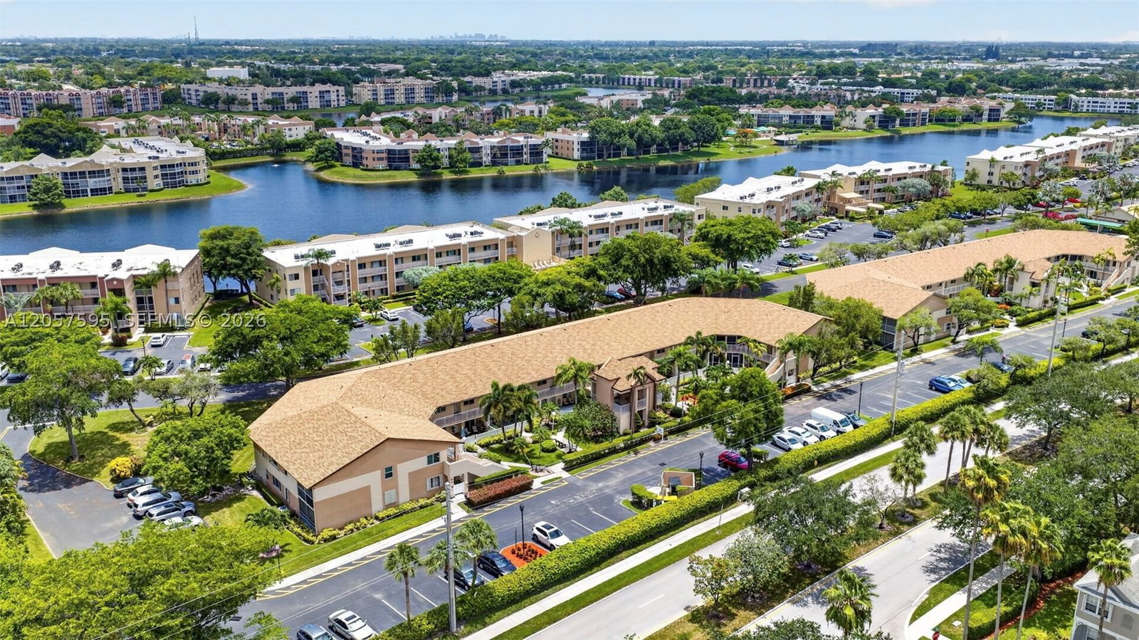 Real estate property located at 7449 Devon Dr #207, Broward, Devon Condominium J, Tamarac, FL