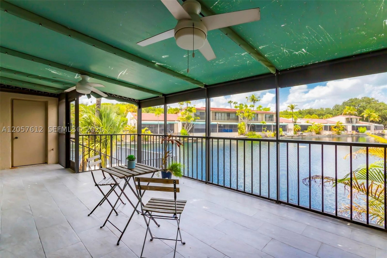 Real estate property located at 8350 Dundee Ter, Miami-dade, Miami Lakes - Lake Sandra, Miami Lakes, FL