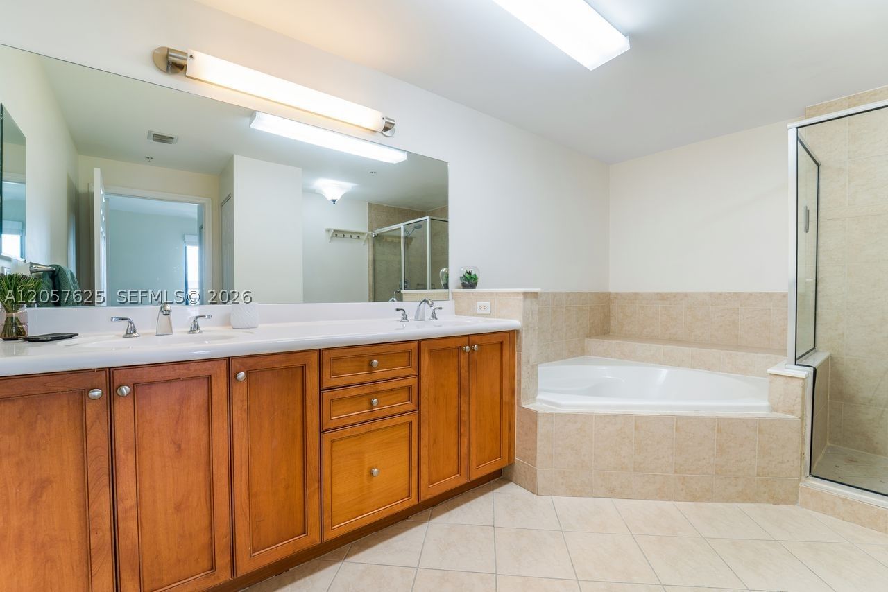 Real estate property located at 8395 73rd Ave #412, Miami-dade, Colonnade At Dadeland Sw, Miami, FL