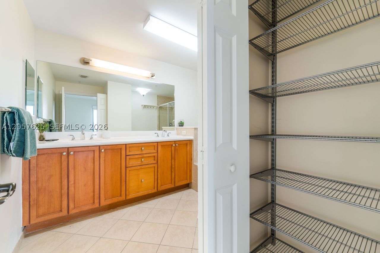Real estate property located at 8395 73rd Ave #412, Miami-dade, Colonnade At Dadeland Sw, Miami, FL