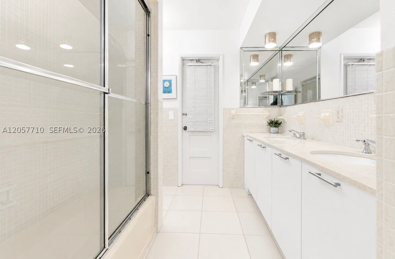 Real estate property located at 5001 Madison St, Broward, Hollywood Hills, Hollywood, FL