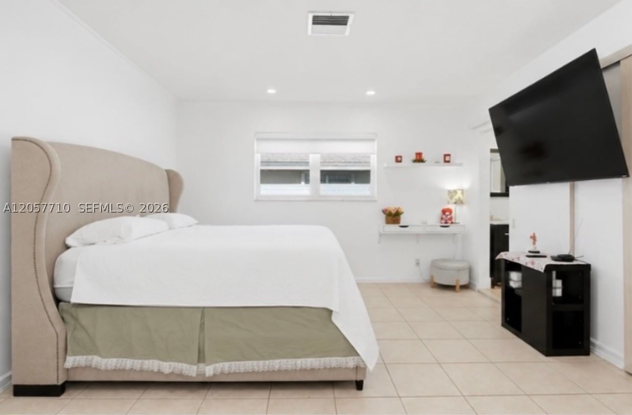 Real estate property located at 5001 Madison St, Broward, Hollywood Hills, Hollywood, FL