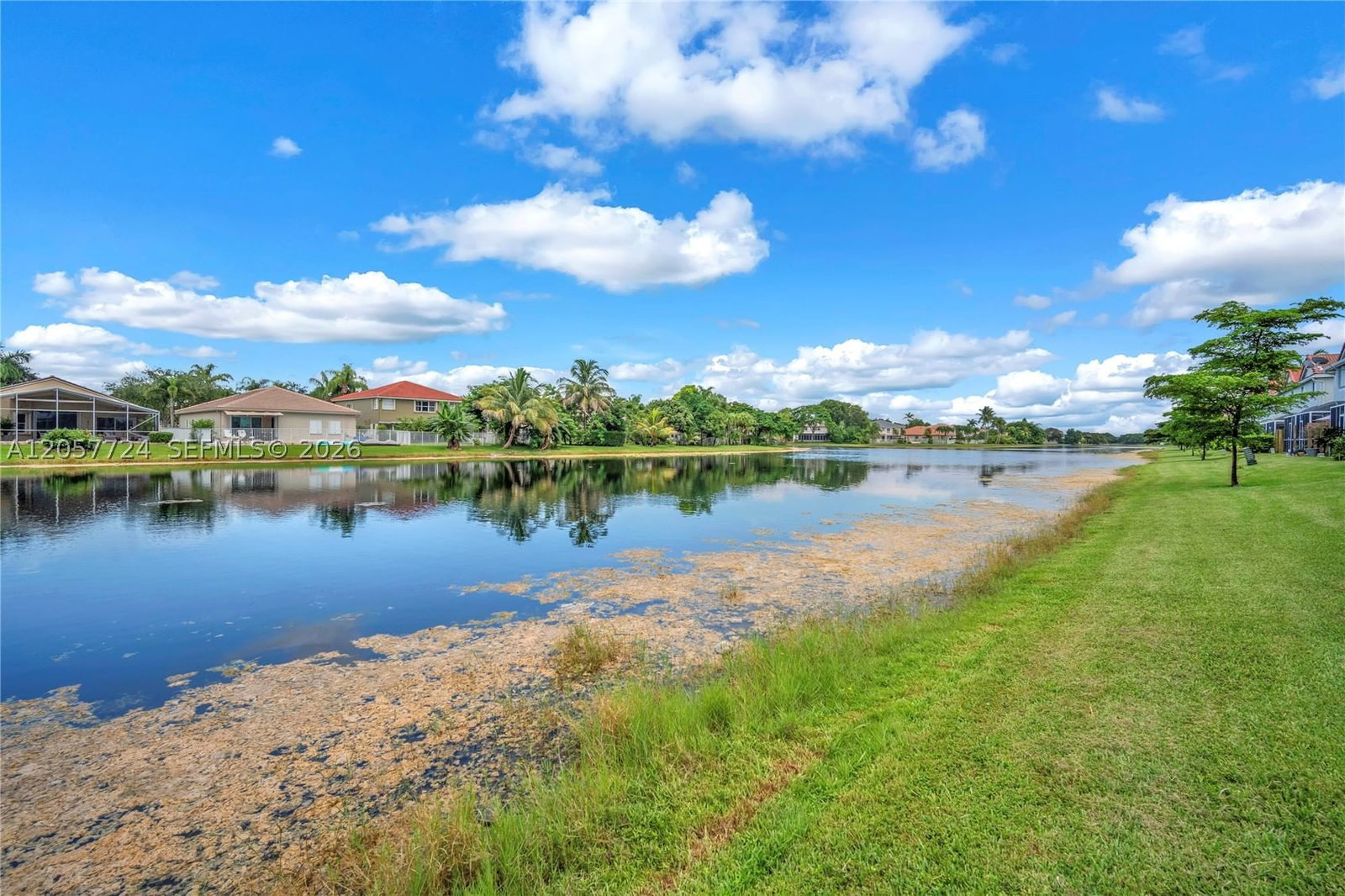 Real estate property located at 3692 San Simeon Cir, Broward, Sectors 8 9 And 10 Plat, Weston, FL