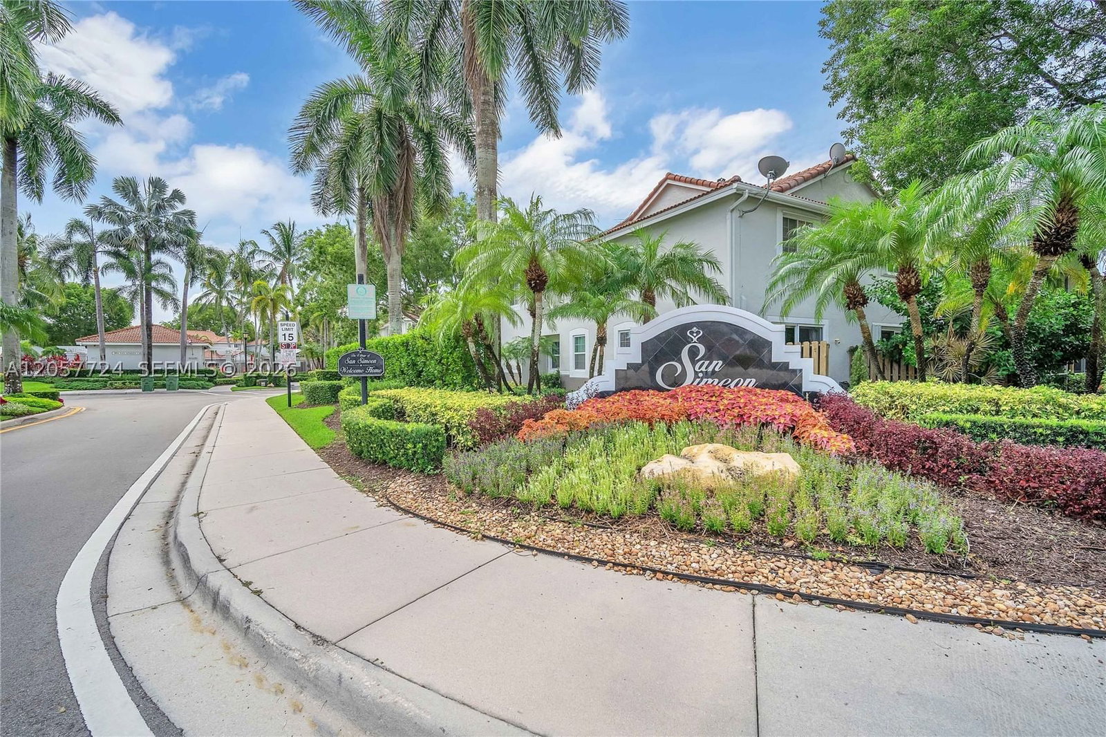 Real estate property located at 3692 San Simeon Cir, Broward, Sectors 8 9 And 10 Plat, Weston, FL
