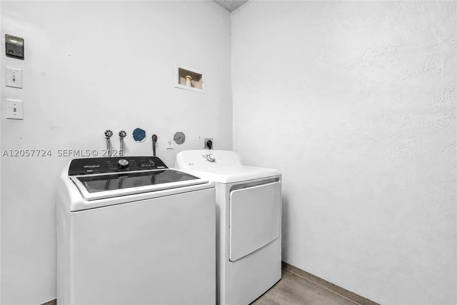Real estate property located at 3692 San Simeon Cir, Broward, Sectors 8 9 And 10 Plat, Weston, FL