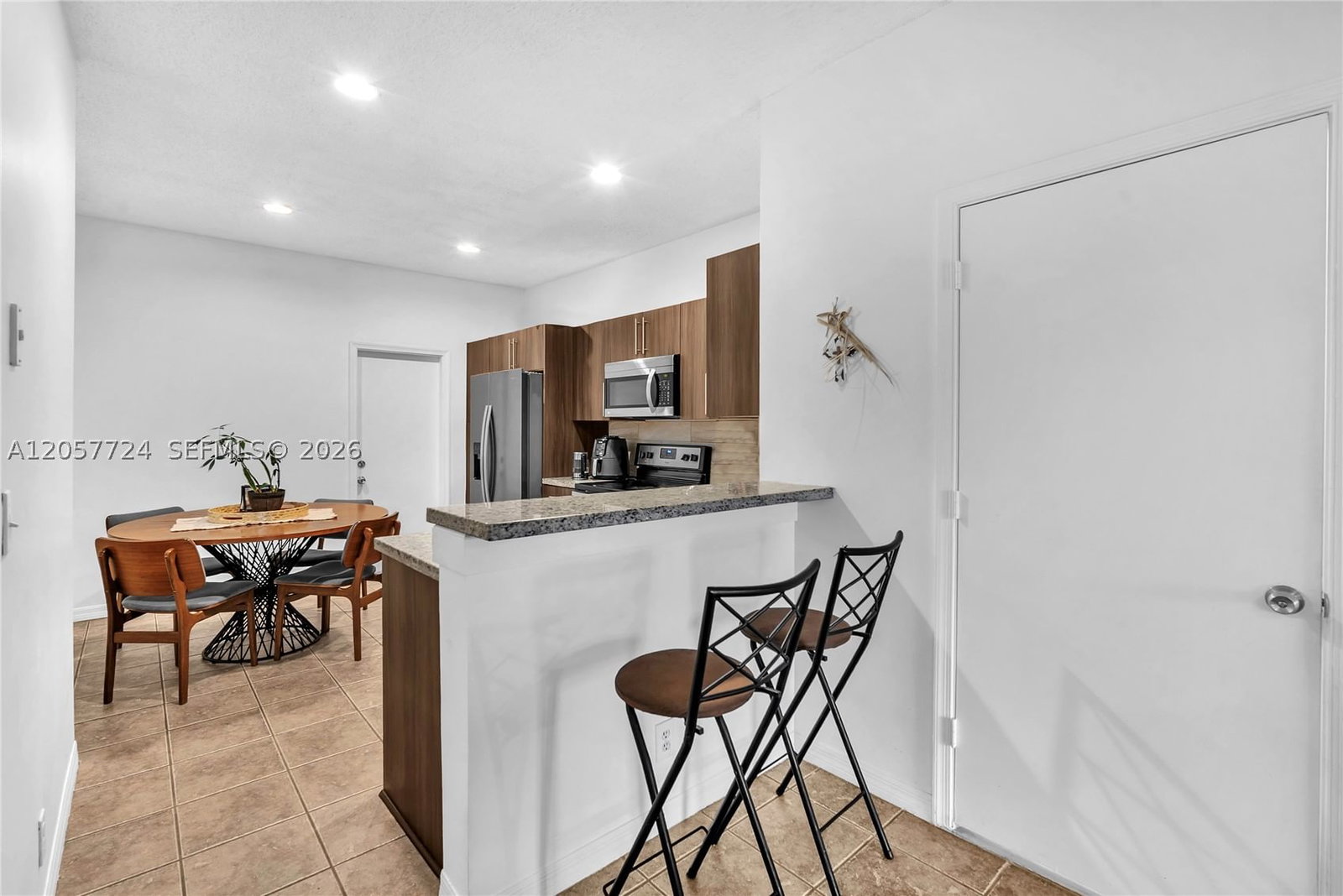 Real estate property located at 3692 San Simeon Cir, Broward, Sectors 8 9 And 10 Plat, Weston, FL