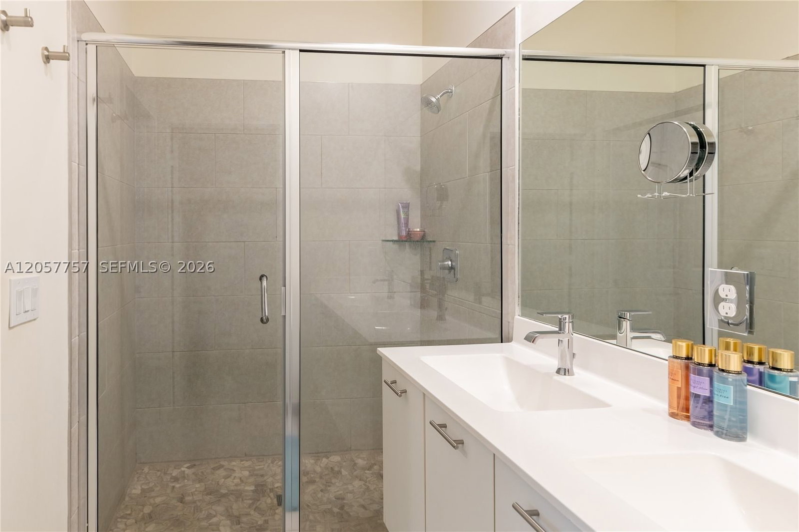 Real estate property located at 4623 83rd Pkwy, Miami-dade, Downtown Doral South Phas, Doral, FL