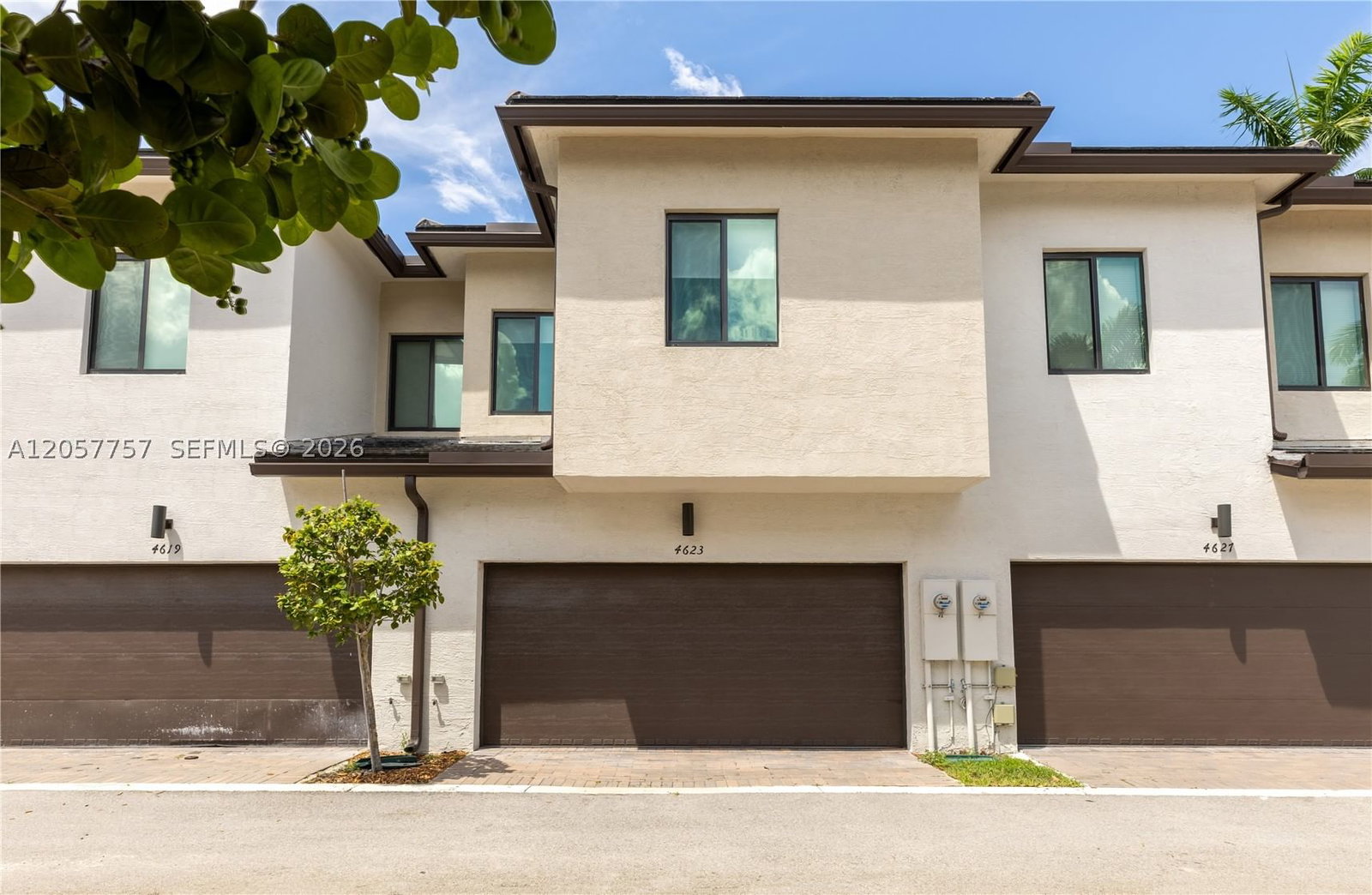 Real estate property located at 4623 83rd Pkwy, Miami-dade, Downtown Doral South Phas, Doral, FL