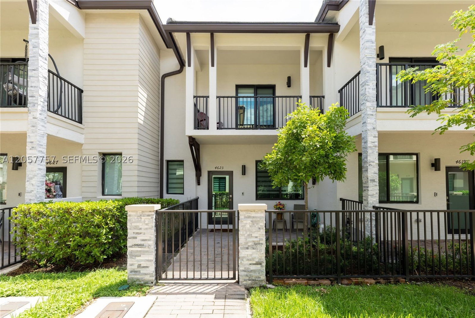 Real estate property located at 4623 83rd Pkwy, Miami-dade, Downtown Doral South Phas, Doral, FL