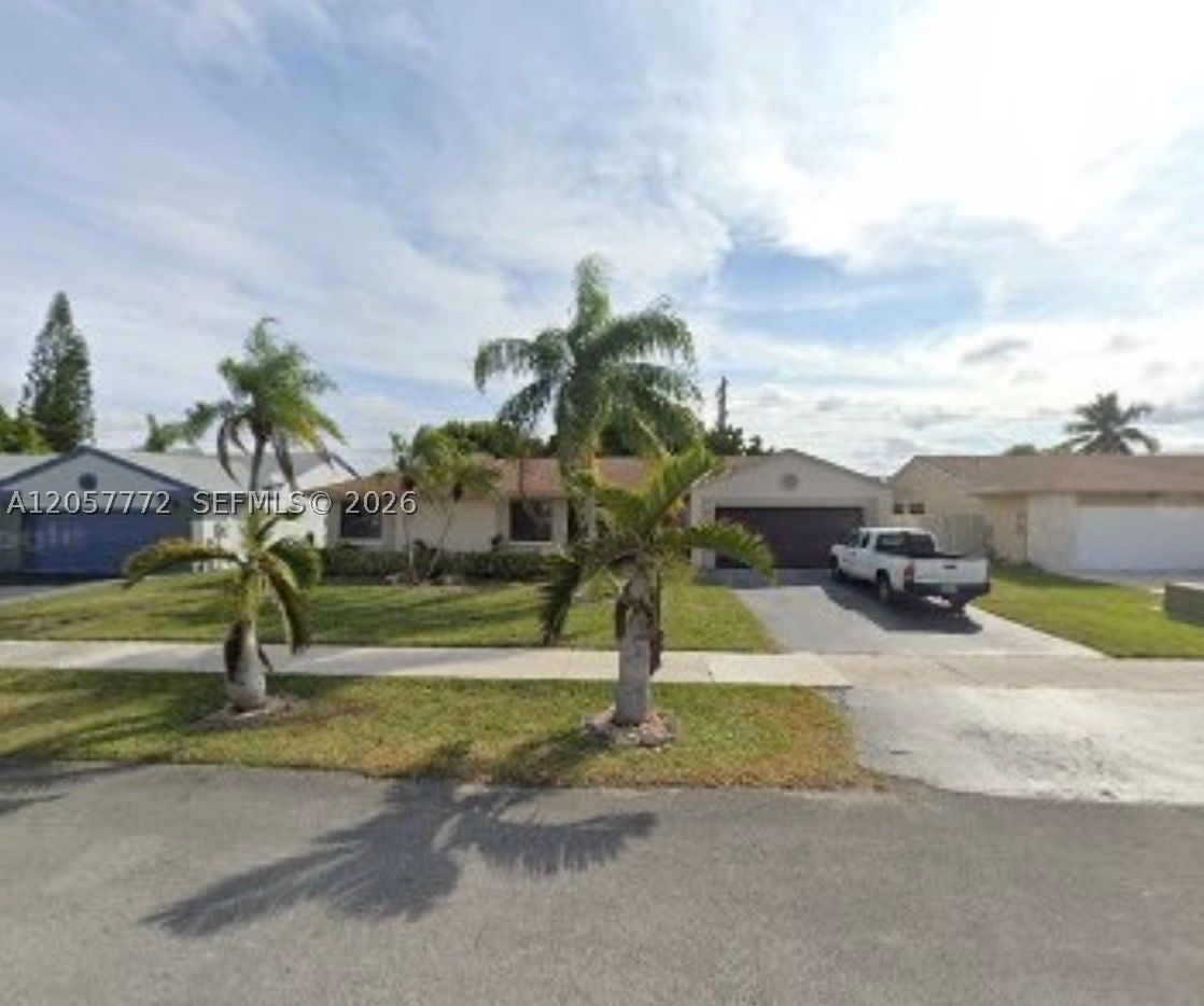 Real estate property located at 600 Fairfax Ave, Broward, Shenandoah Section Four, Davie, FL