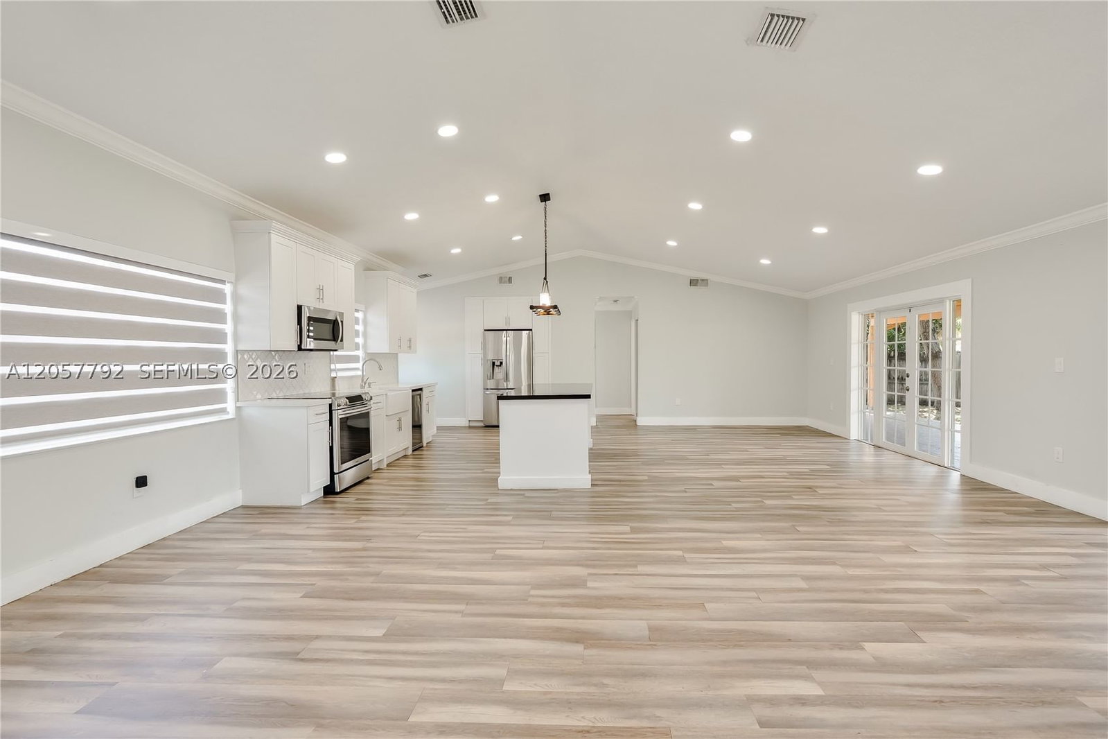 Real estate property located at 6320 199th St, Miami-dade, Country Lake Manors, Hialeah, FL