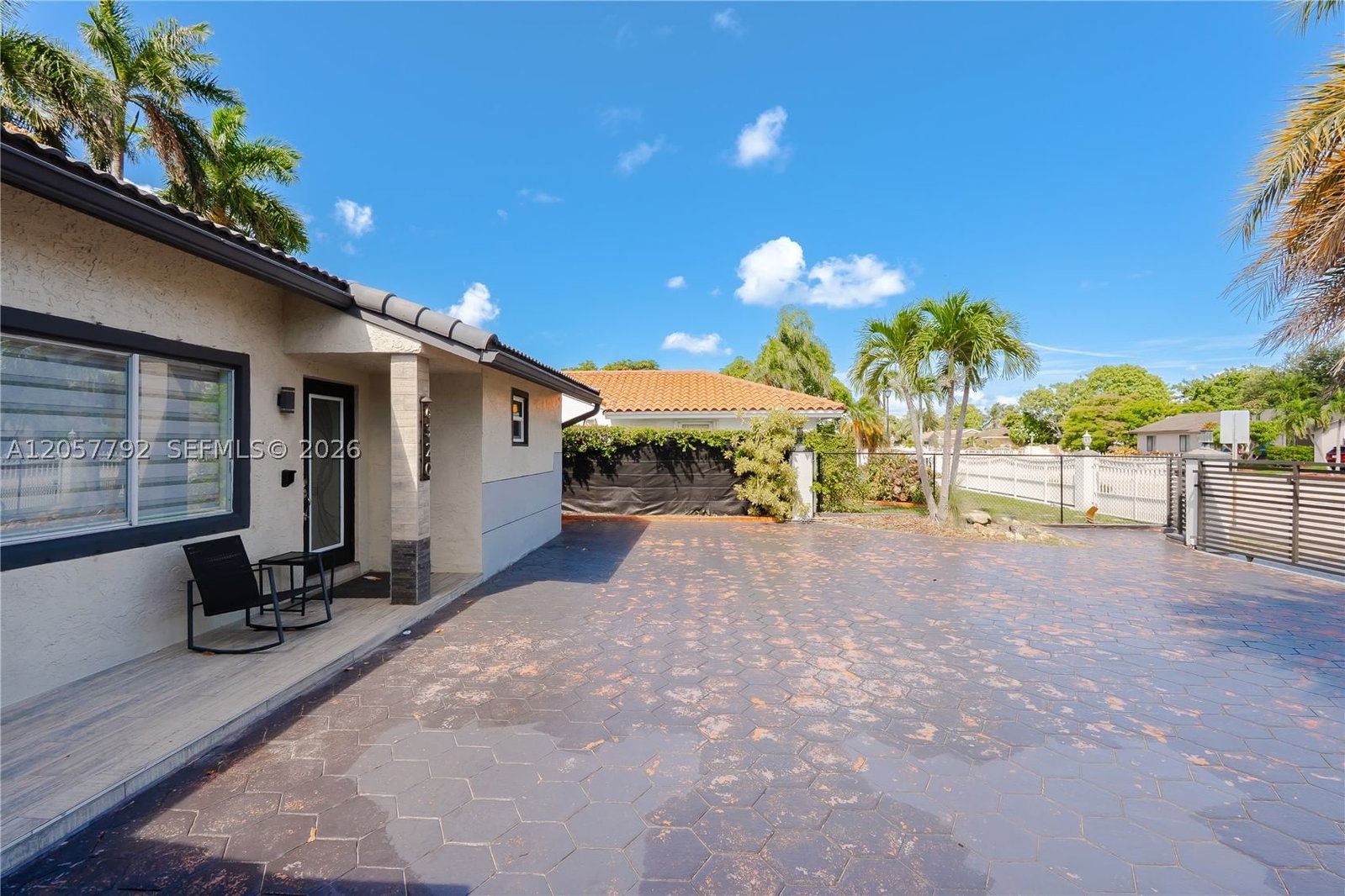 Real estate property located at 6320 199th St, Miami-dade, Country Lake Manors, Hialeah, FL