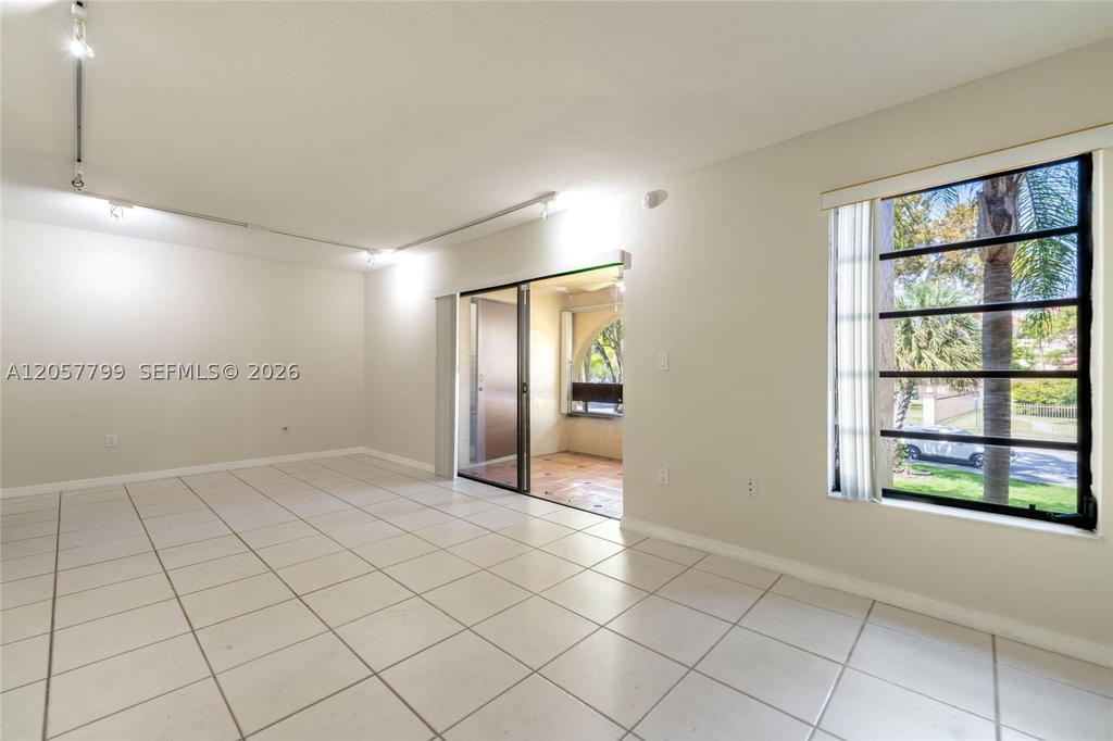 Real estate property located at 9015 125th Ave N207, Miami-dade, Kenland Pointe Condo #1, Miami, FL