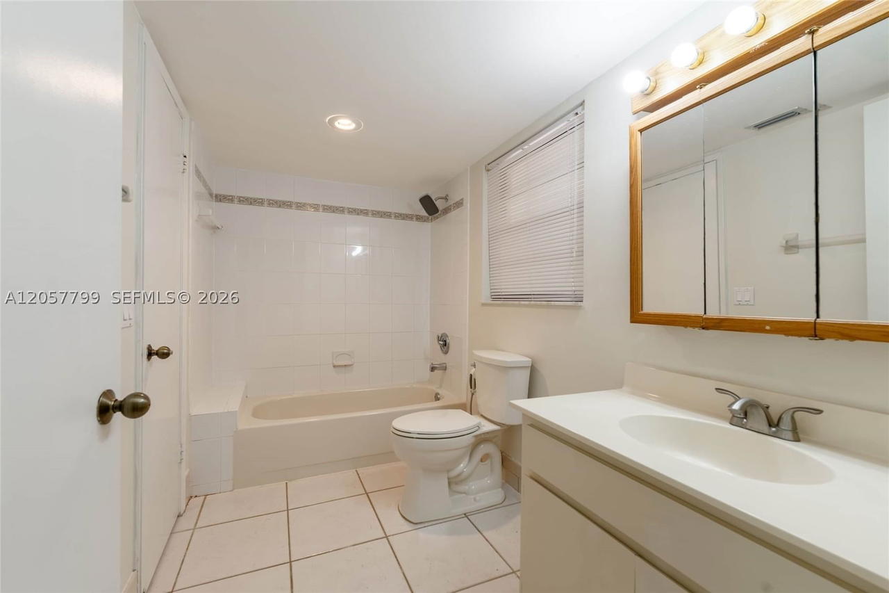 Real estate property located at 9015 125th Ave N207, Miami-dade, Kenland Pointe Condo #1, Miami, FL