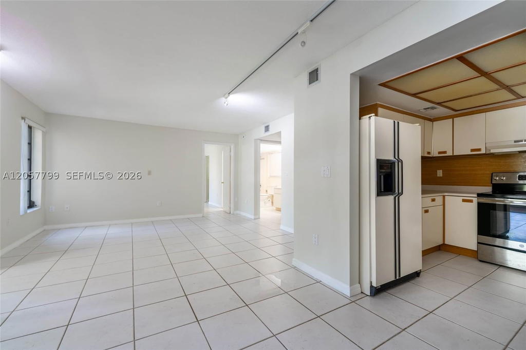 Real estate property located at 9015 125th Ave N207, Miami-dade, Kenland Pointe Condo #1, Miami, FL