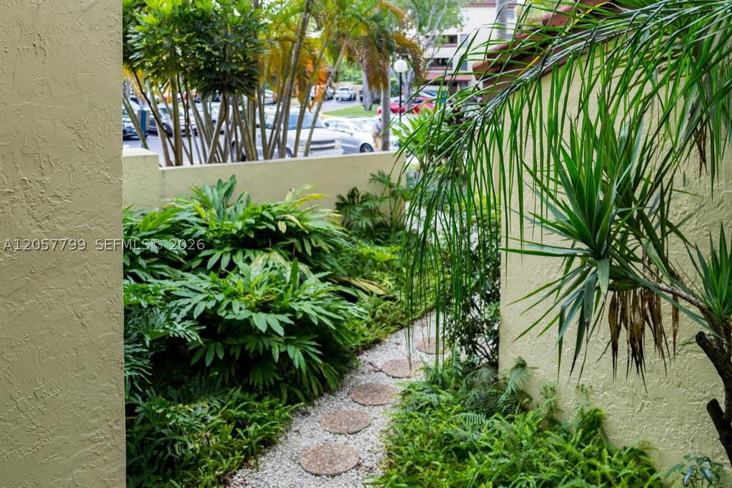 Real estate property located at 9015 125th Ave N207, Miami-dade, Kenland Pointe Condo #1, Miami, FL