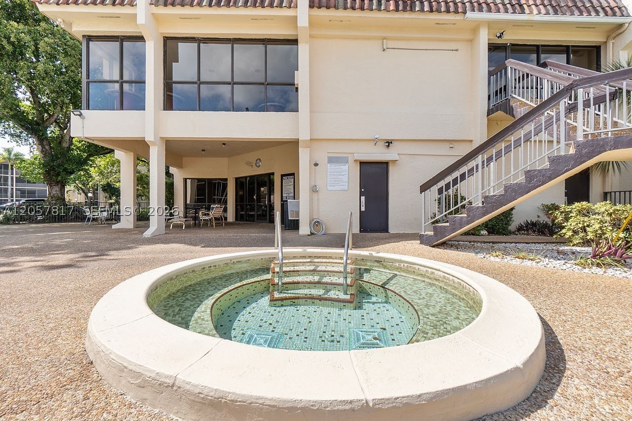 Real estate property located at 6655 Broward Blvd #200, Broward, Plantation Club D Condo, Plantation, FL