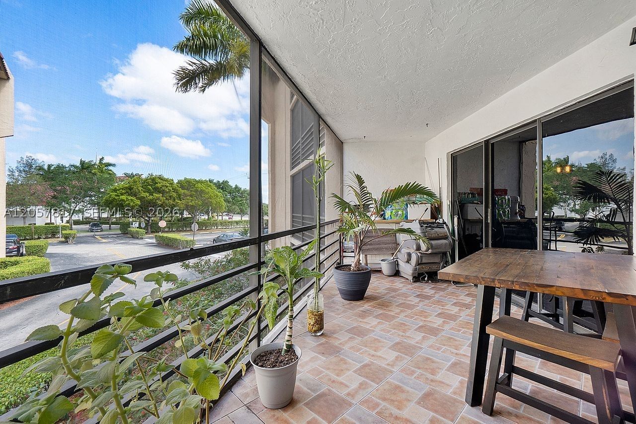 Real estate property located at 6655 Broward Blvd #200, Broward, Plantation Club D Condo, Plantation, FL