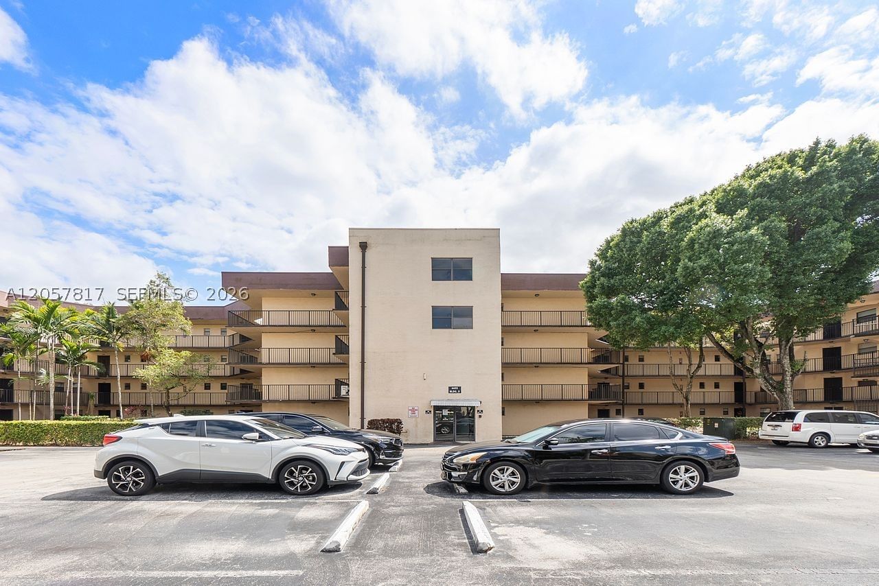 Real estate property located at 6655 Broward Blvd #200, Broward, Plantation Club D Condo, Plantation, FL