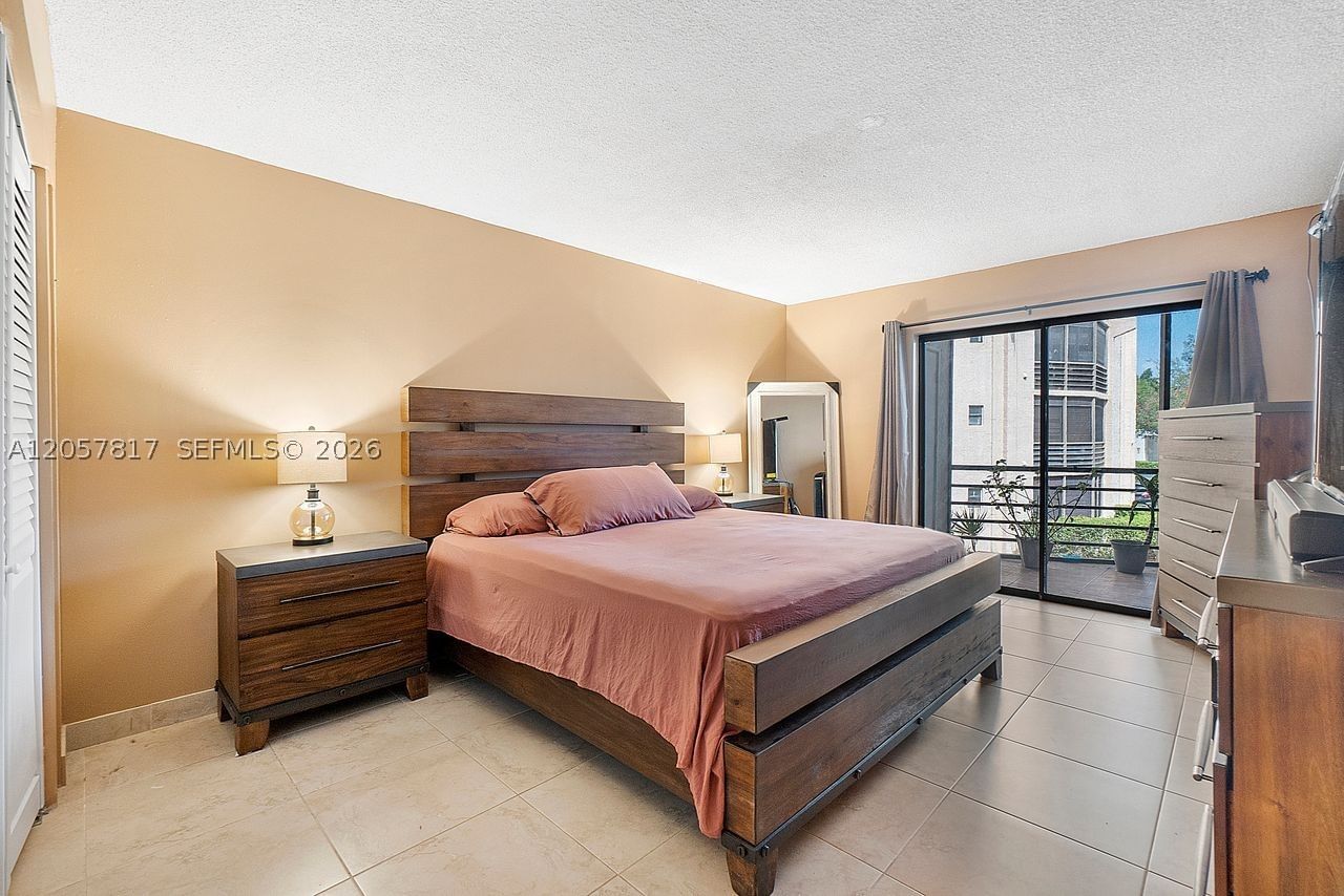 Real estate property located at 6655 Broward Blvd #200, Broward, Plantation Club D Condo, Plantation, FL