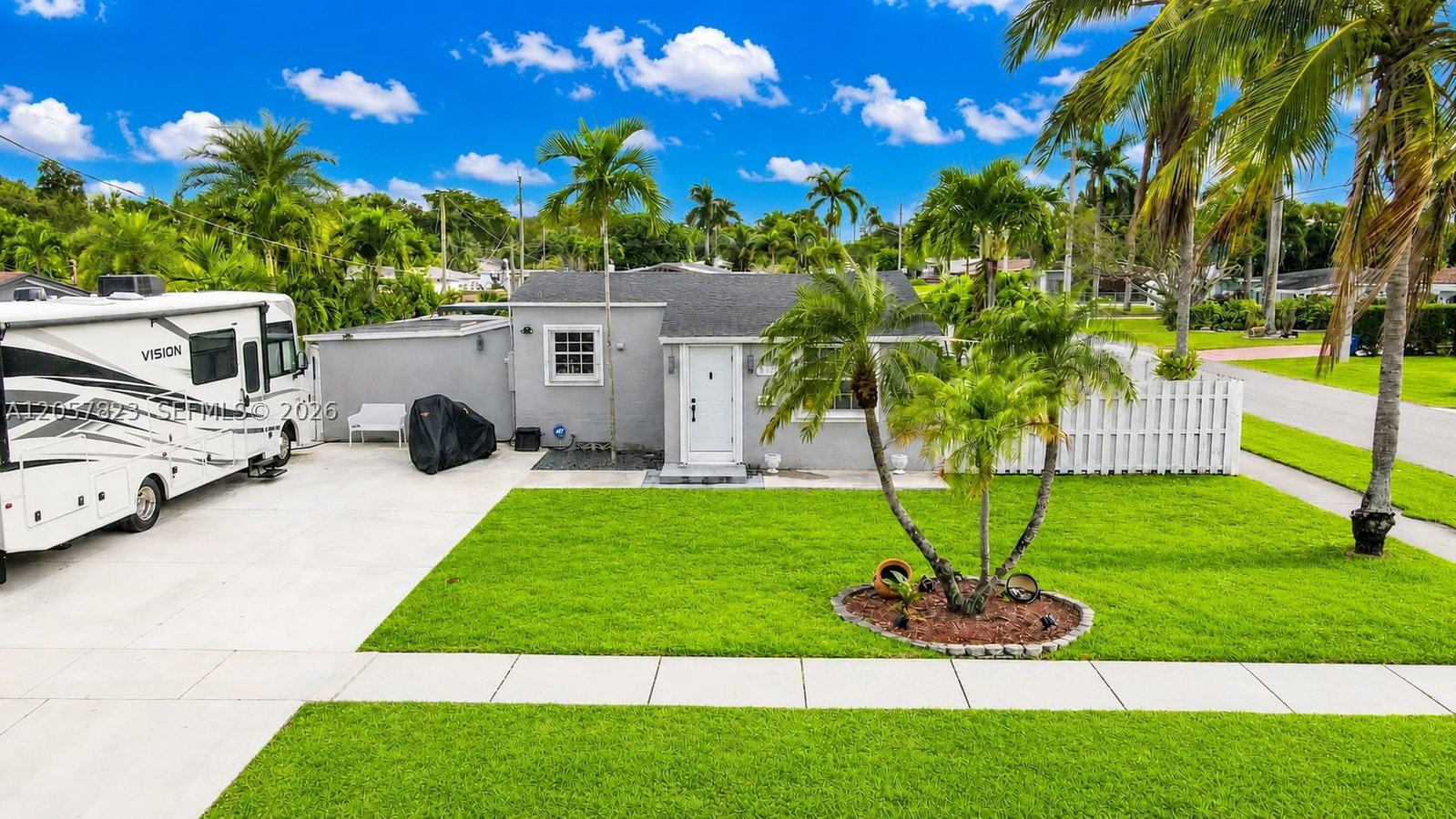 Real estate property located at 117 6th St, Broward, Hallandale By The Sea, Hallandale Beach, FL