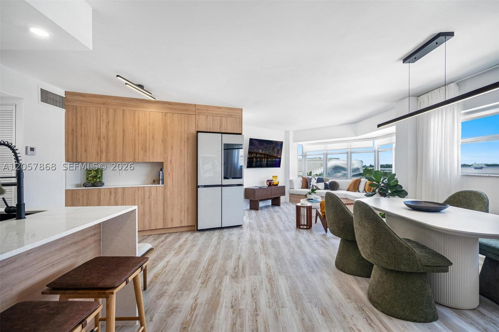 Real estate property located at 1881 Washington Ave #8C, Miami-dade, Octagon Towers I Condo, Miami Beach, FL