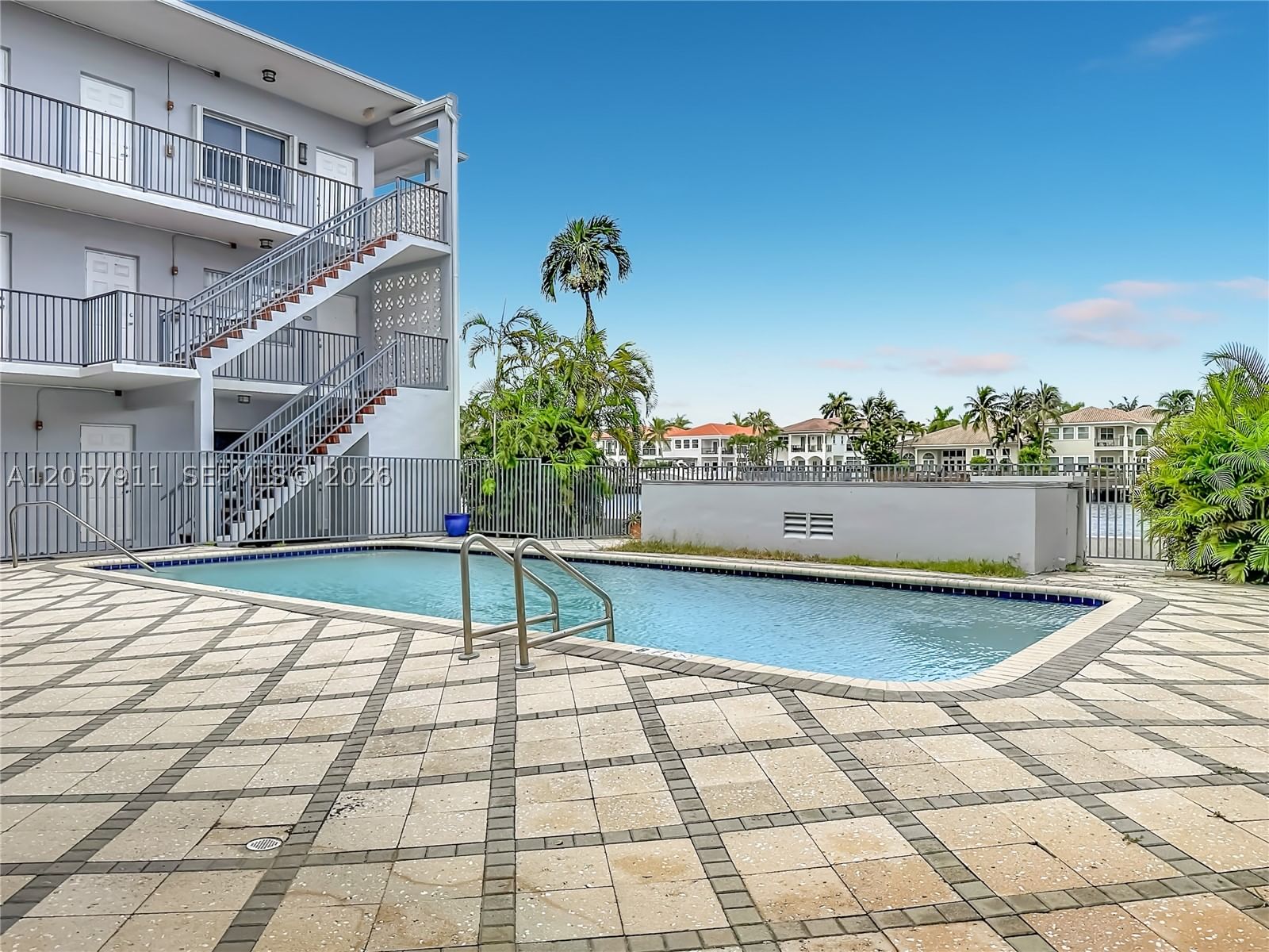 Real estate property located at 2200 Ocean Dr N114, Broward, Waterway @ Hollywood Beac, Hollywood, FL