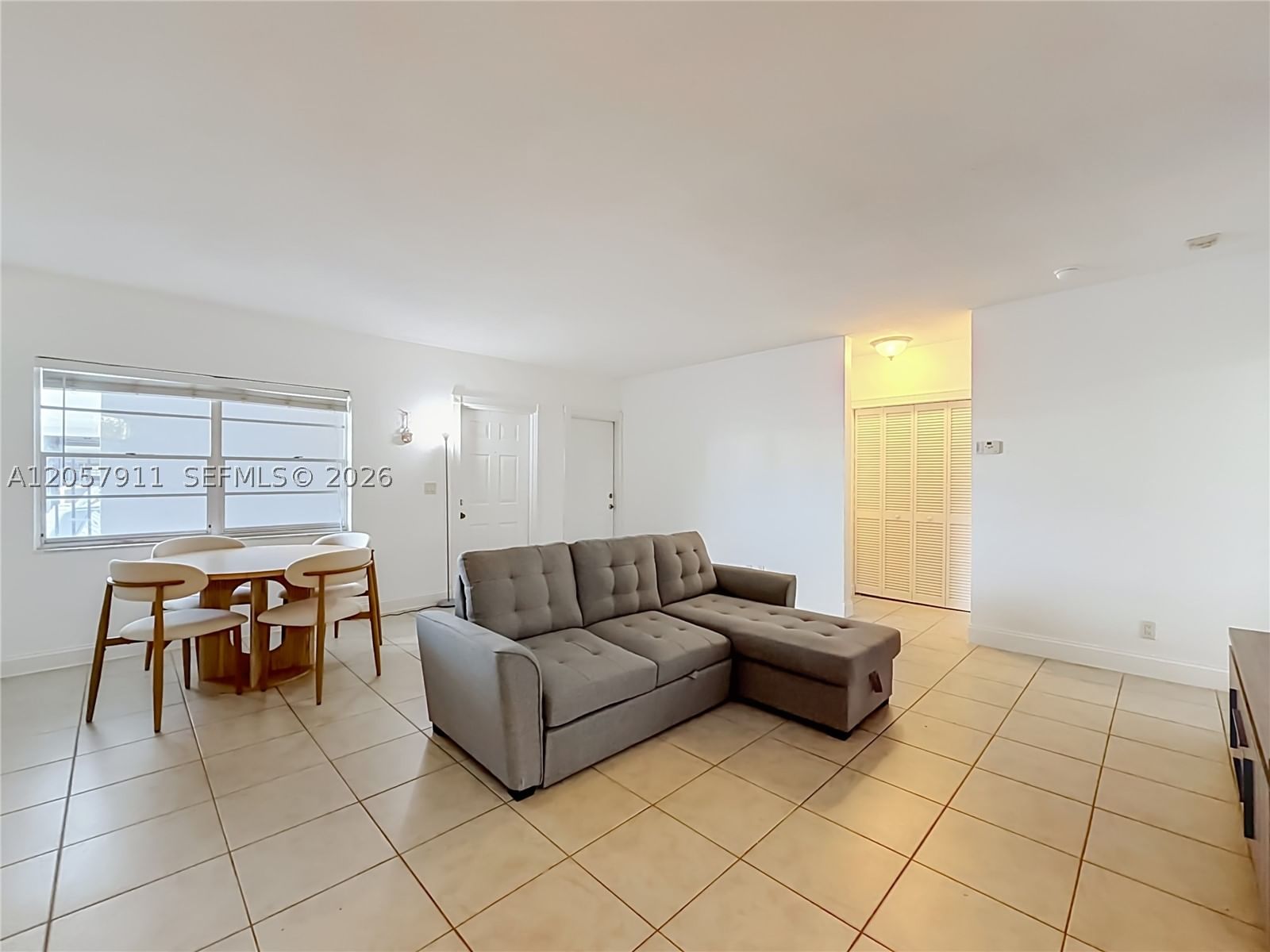 Real estate property located at 2200 Ocean Dr N114, Broward, Waterway @ Hollywood Beac, Hollywood, FL