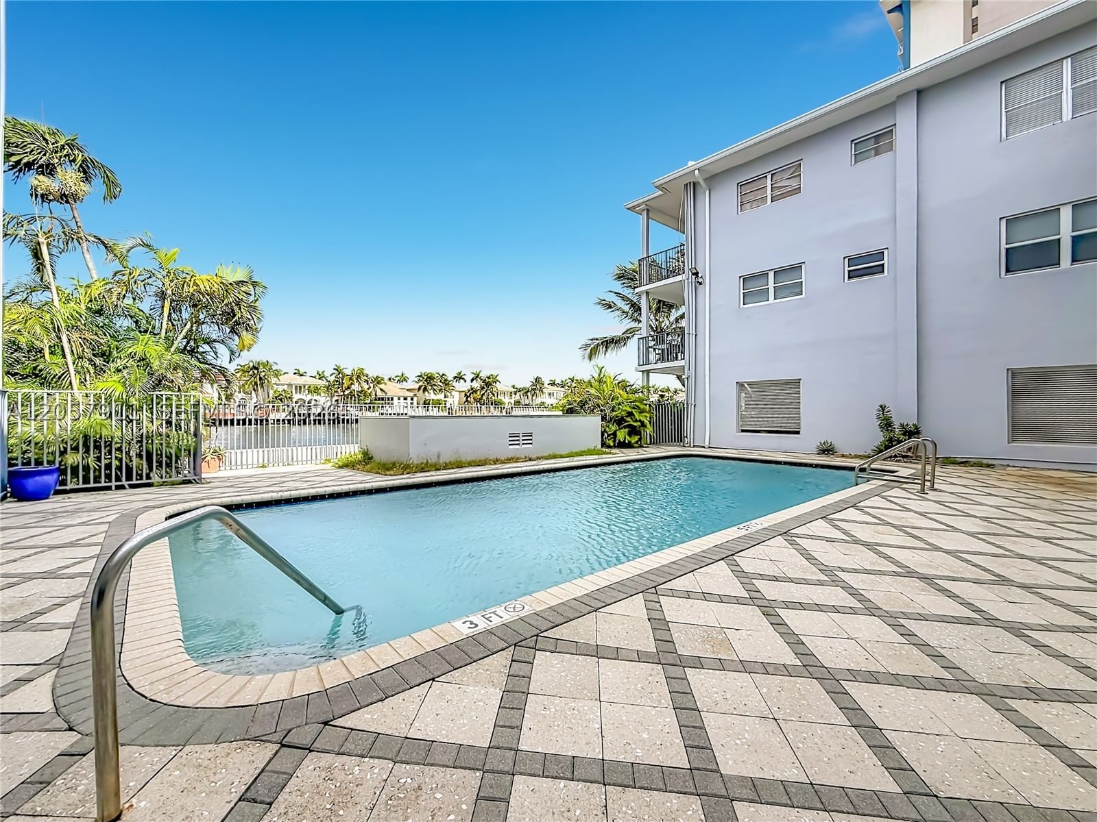 Real estate property located at 2200 Ocean Dr N114, Broward, Waterway @ Hollywood Beac, Hollywood, FL