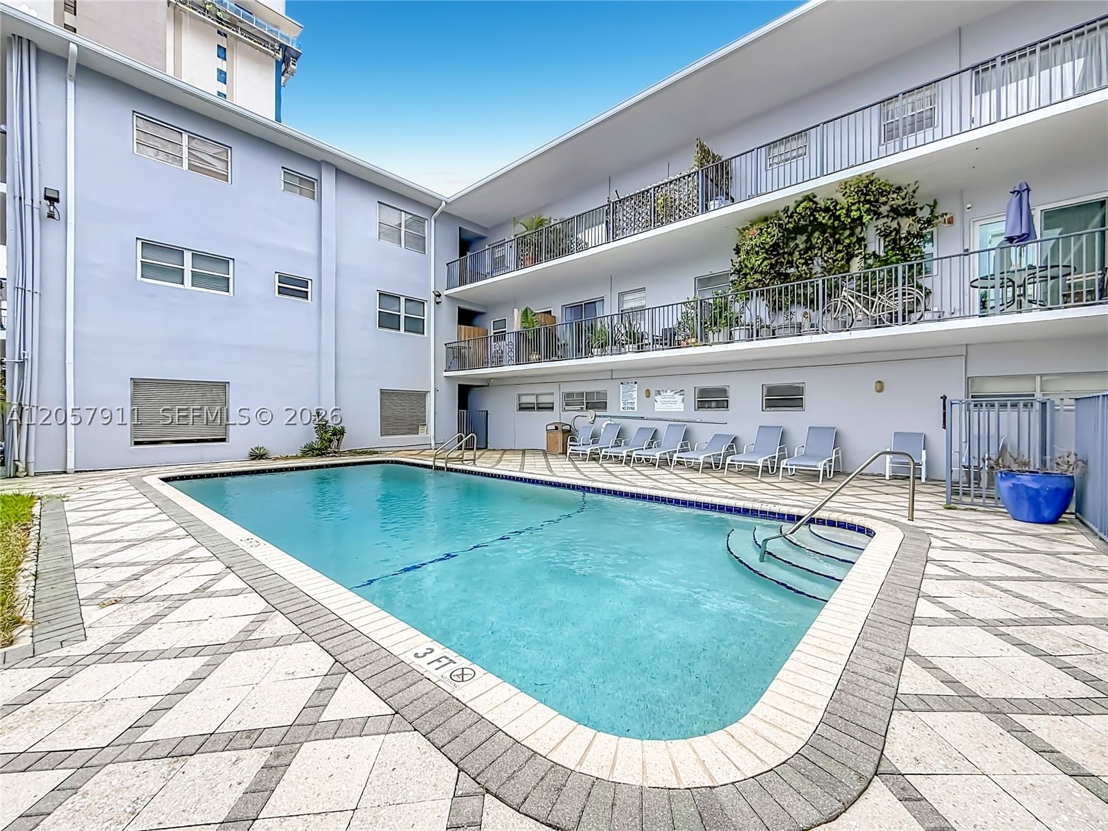 Real estate property located at 2200 Ocean Dr N114, Broward, Waterway @ Hollywood Beac, Hollywood, FL