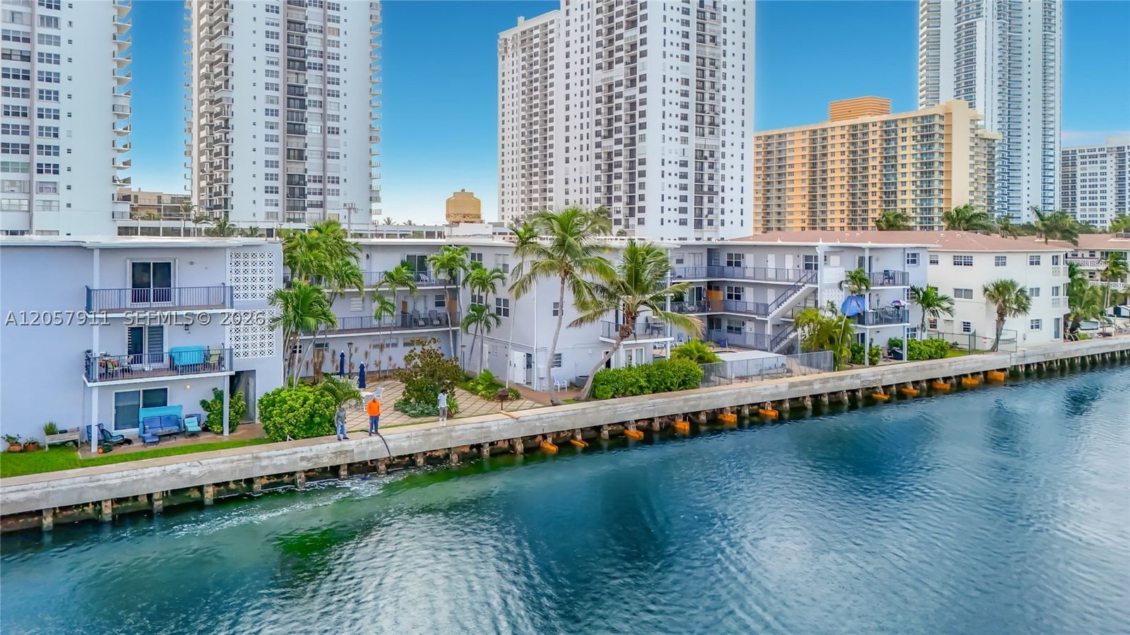 Real estate property located at 2200 Ocean Dr N114, Broward, Waterway @ Hollywood Beac, Hollywood, FL